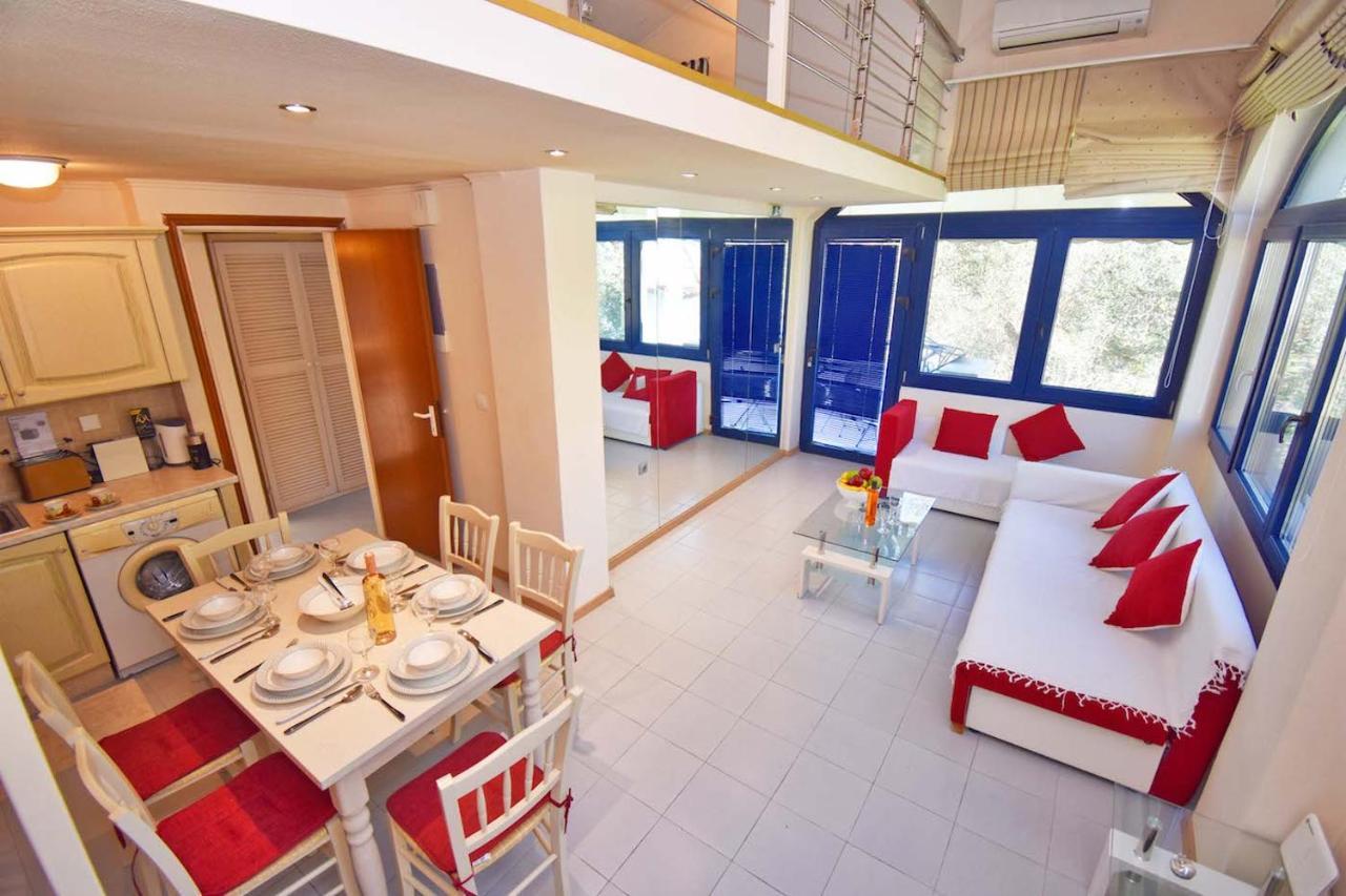 - Luxury Apartment *