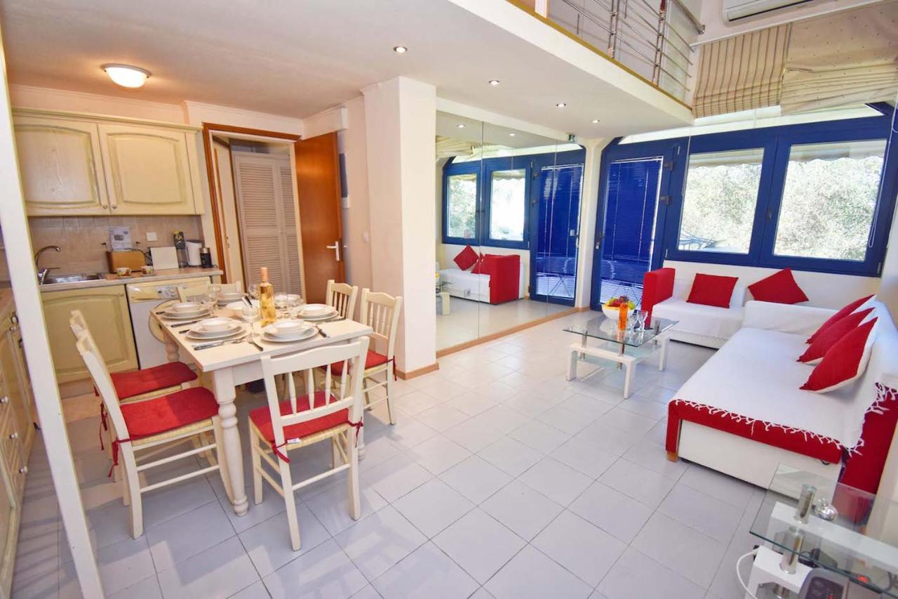 - Luxury Appartement Gouviá